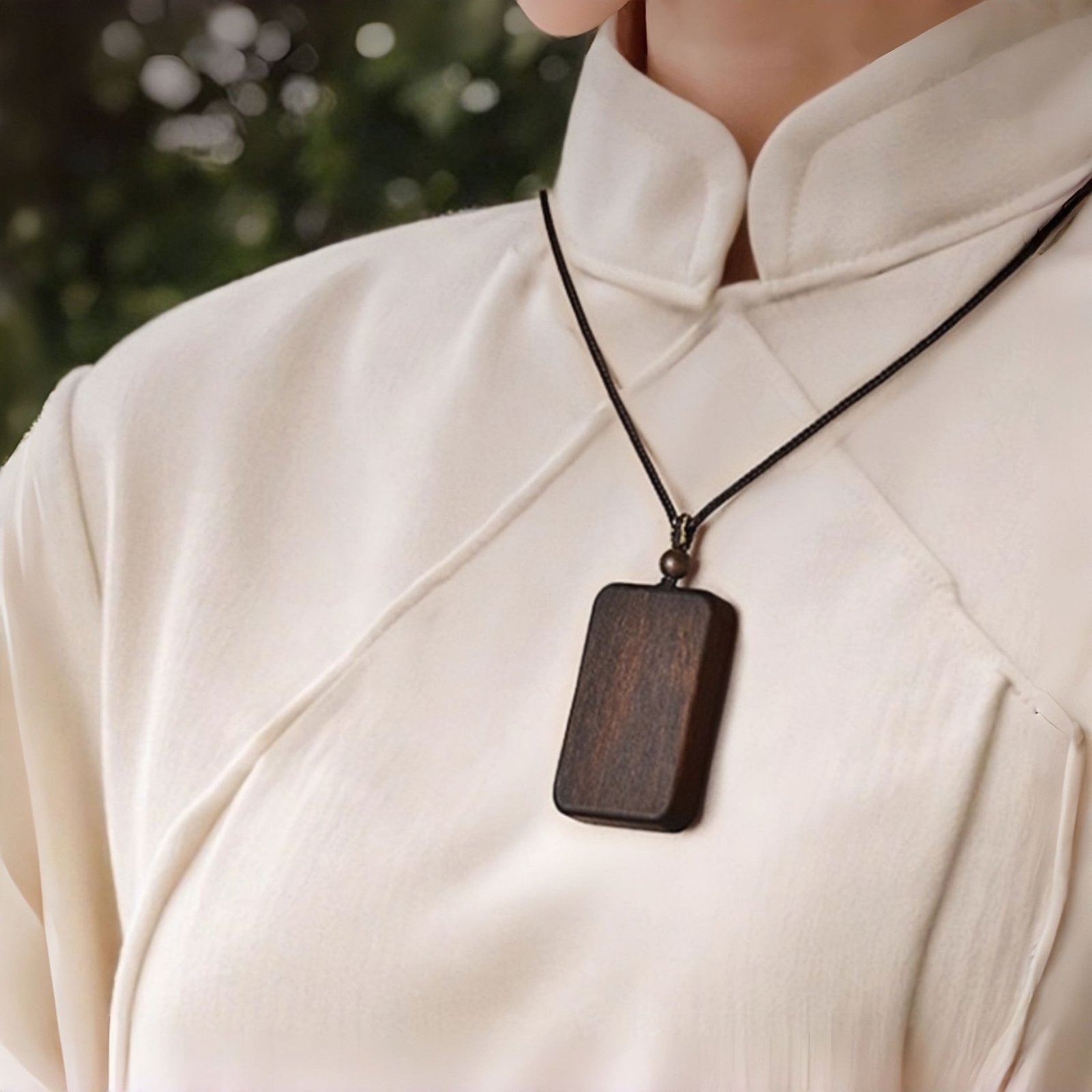 Pendentif en bois d'agar