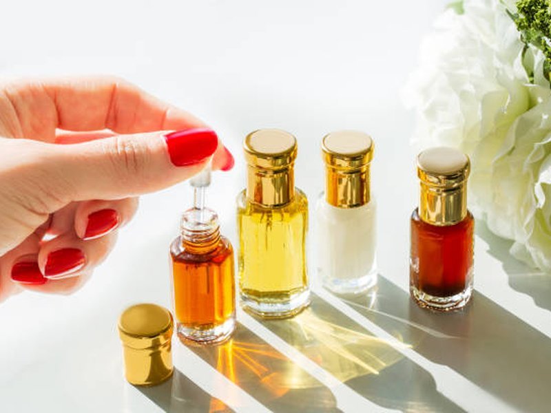 Lighter CO₂ agarwood oil, a cleaner style some dehn al oud buyers blend or sell alongside