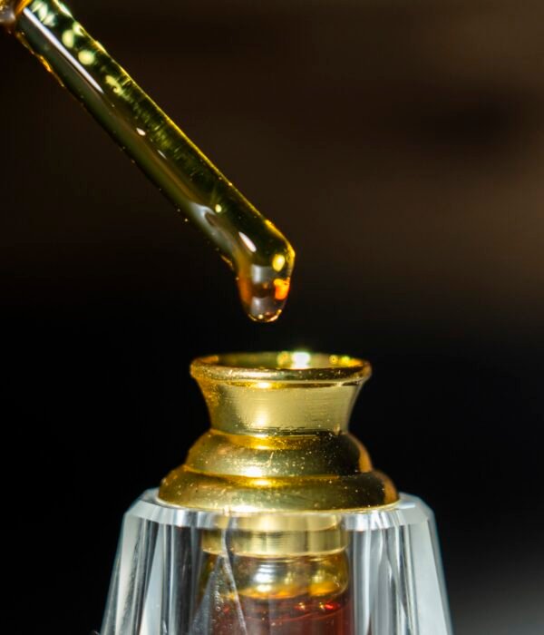 agarwood oil