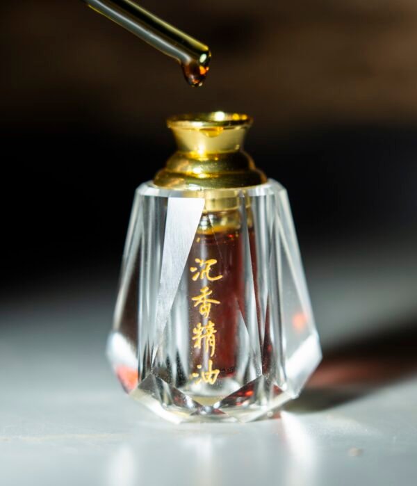 agarwood oil